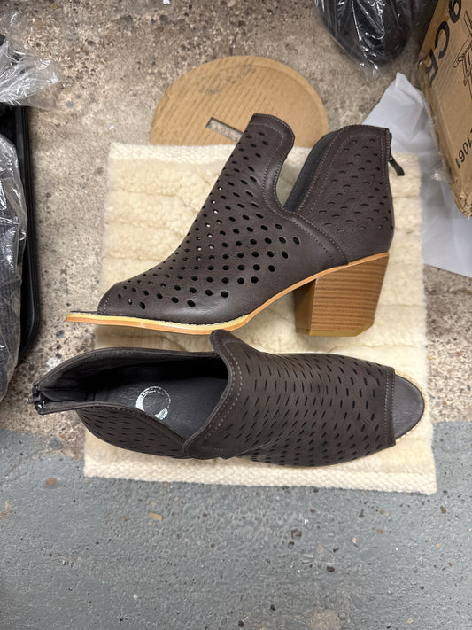 Journee Collection Perforated Peep-Toe Ankle Boots size 11 women, chocolate brown