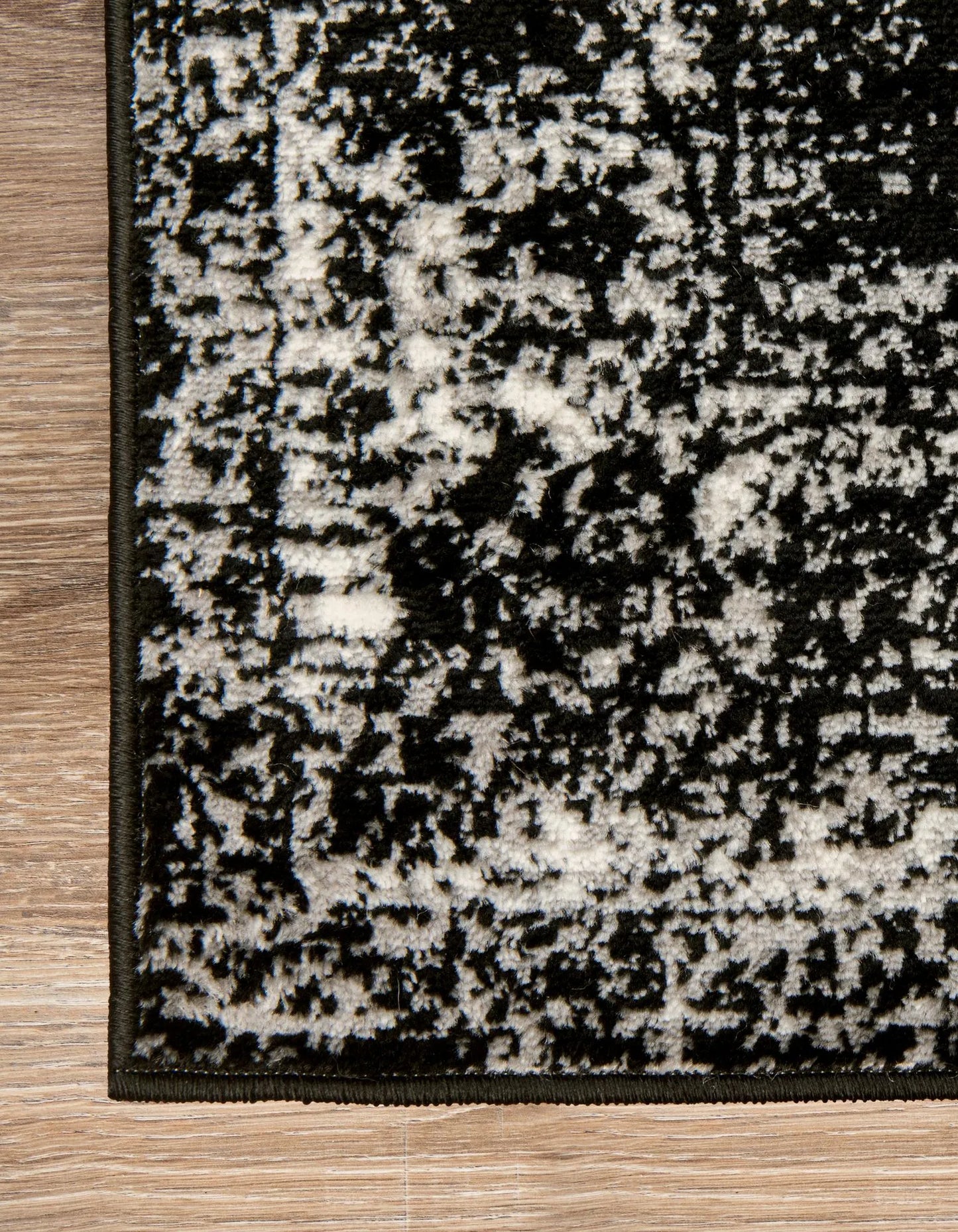 3' x 5' 3 Monte Carlo Rug (Black)