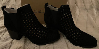 indigo rd. Salem Perforated Booties Size 6