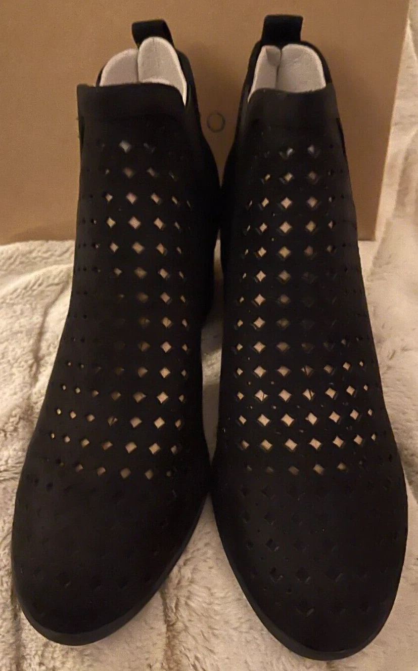 indigo rd. Salem Perforated Booties Size 6