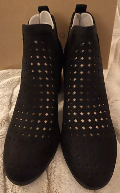 indigo rd. Salem Perforated Booties Size 6