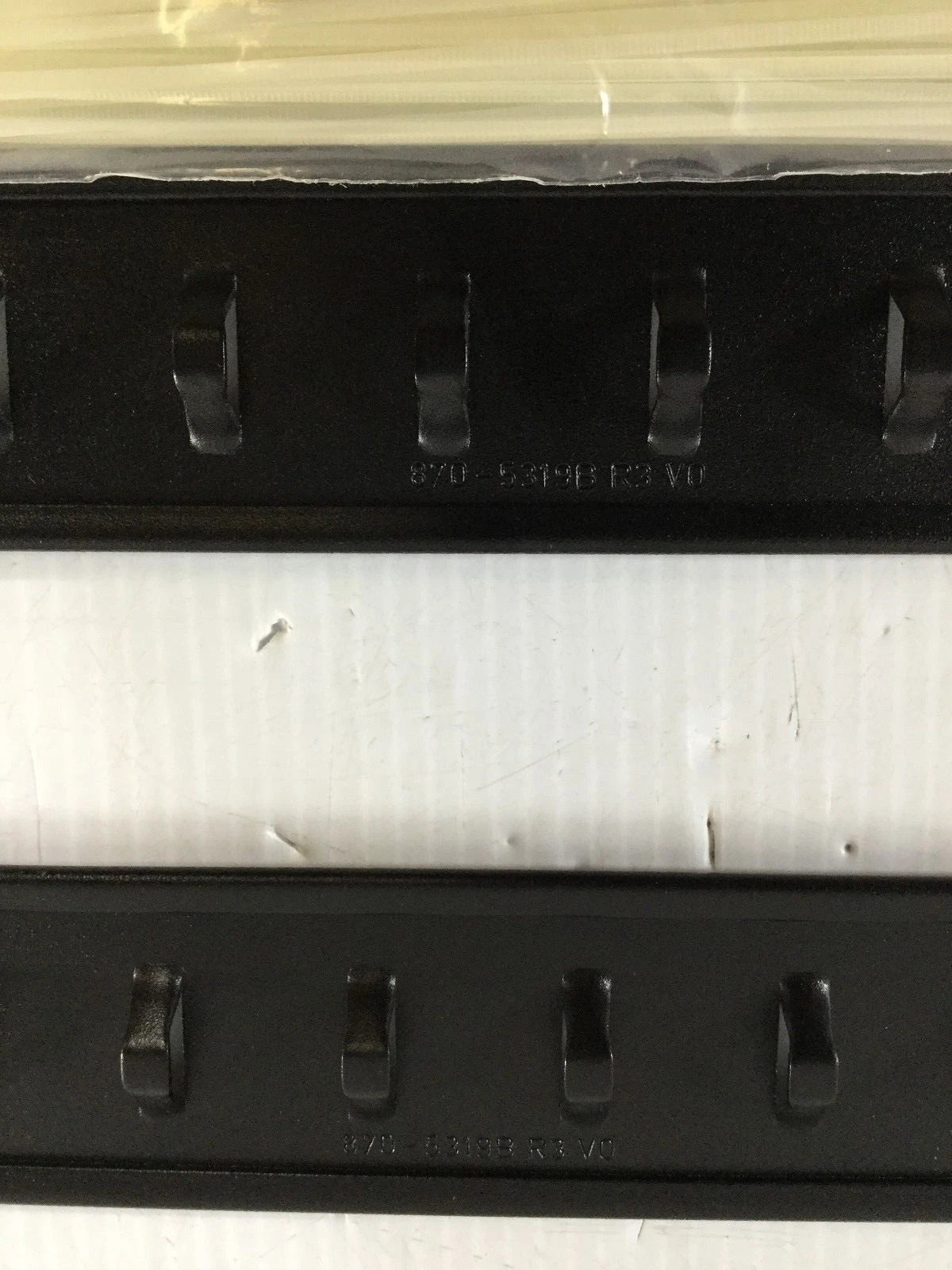 APC 870-5319B R3 V0 CABLE RESTRAINT BRACKET SET OPEN BOX