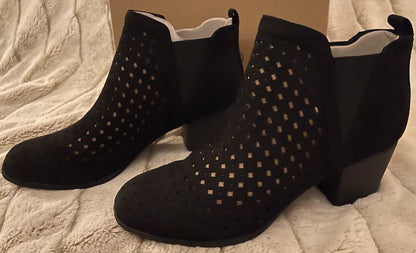indigo rd. Salem Perforated Booties Size 6